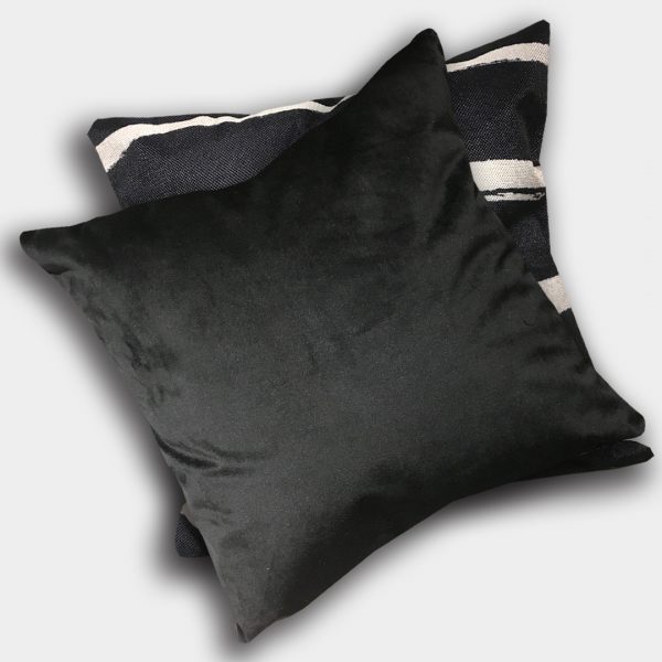 Cojín Negro Terciopelo 45×45