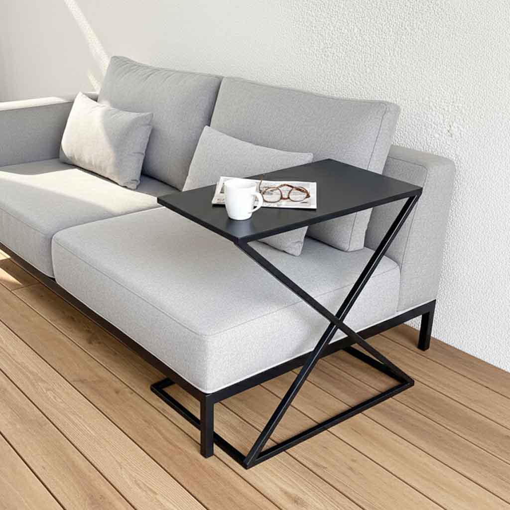 Mesa Auxiliar Metálica Tubinga / Colores