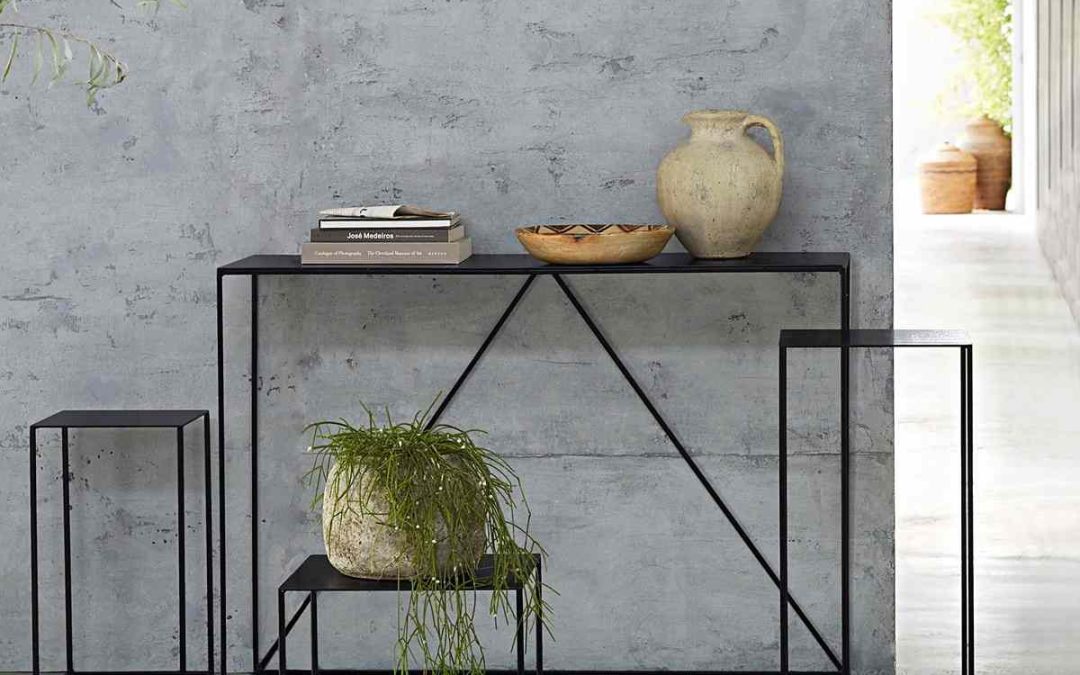 Descubre la elegancia resistente de los muebles en metal